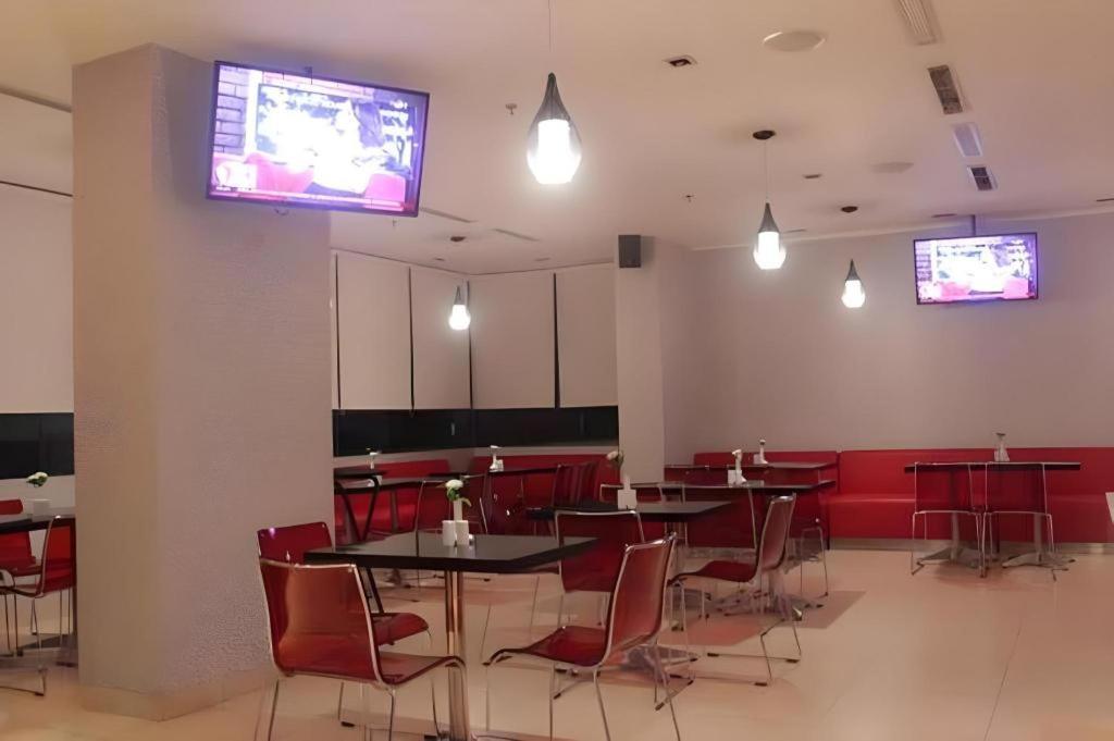 Redstar Hotel Τζακάρτα Εξωτερικό φωτογραφία
