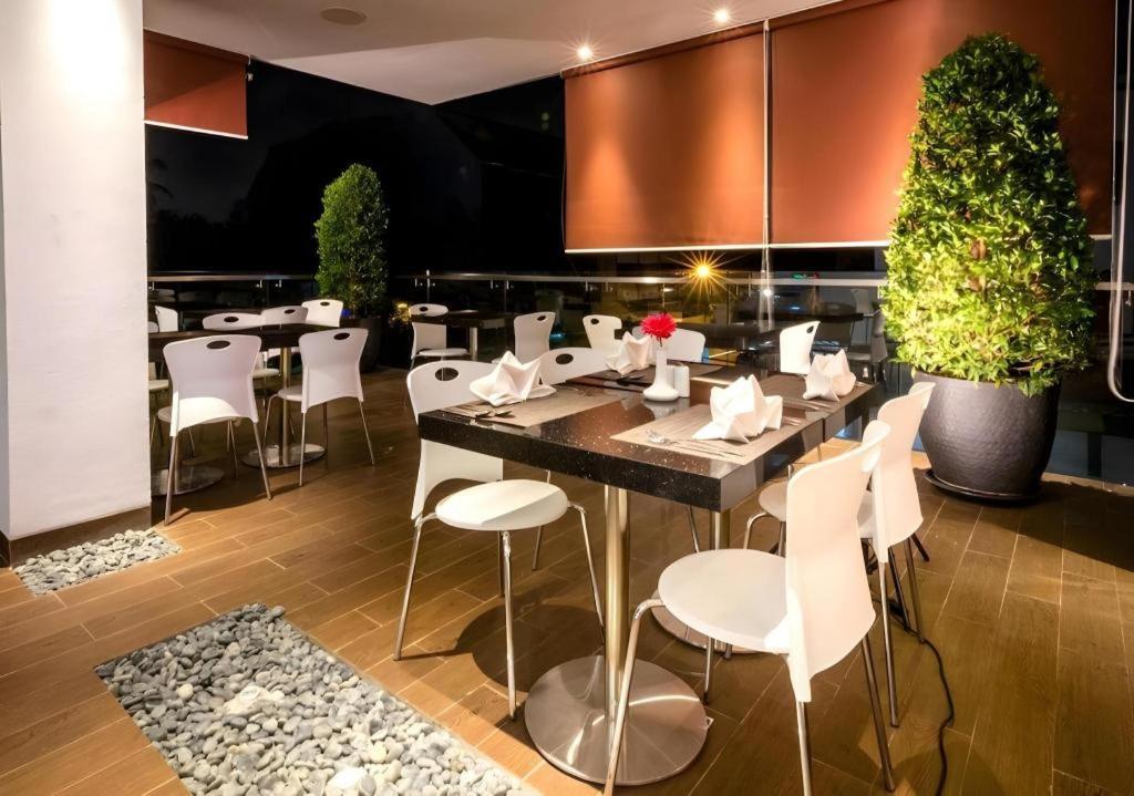 Redstar Hotel Τζακάρτα Εξωτερικό φωτογραφία
